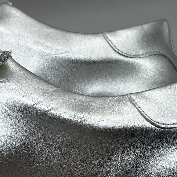 Tory Burch Gray and Silver Athletic Shoes with Sleek Design - Picture 11 of 12